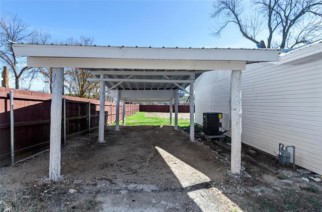 Building Photo - 131 Long St