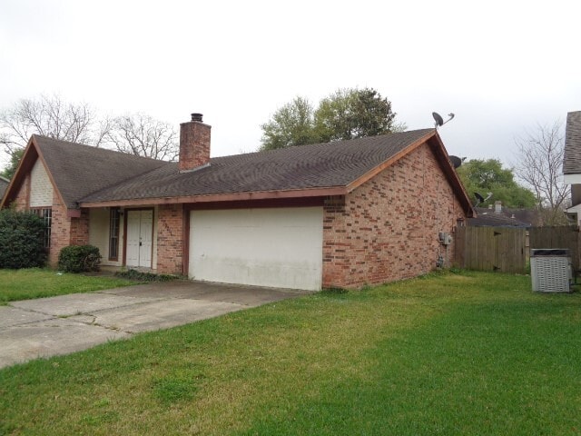 Building Photo - 10211 Golden Sunshine Dr