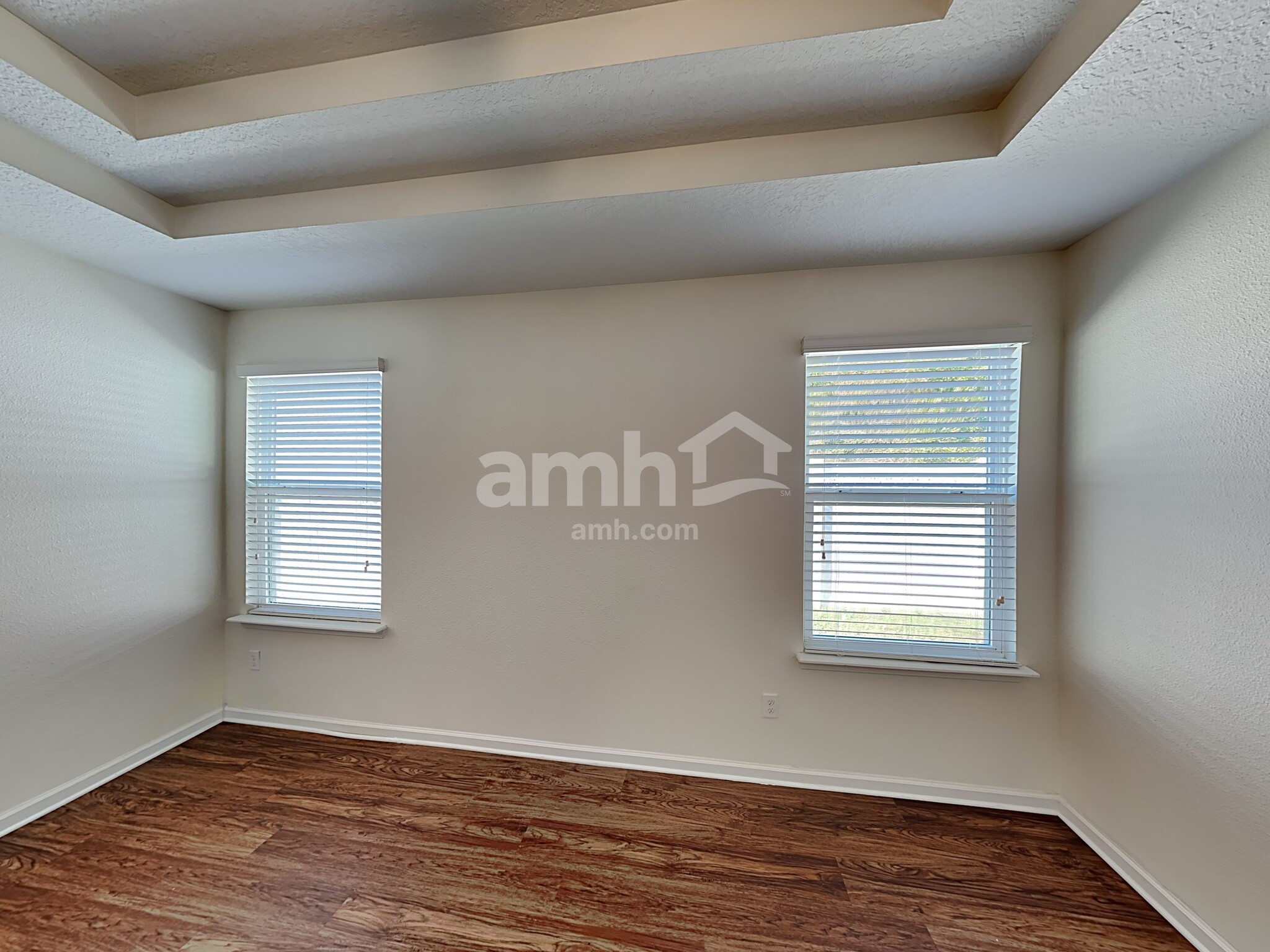 Building Photo - 556 Drysdale Dr