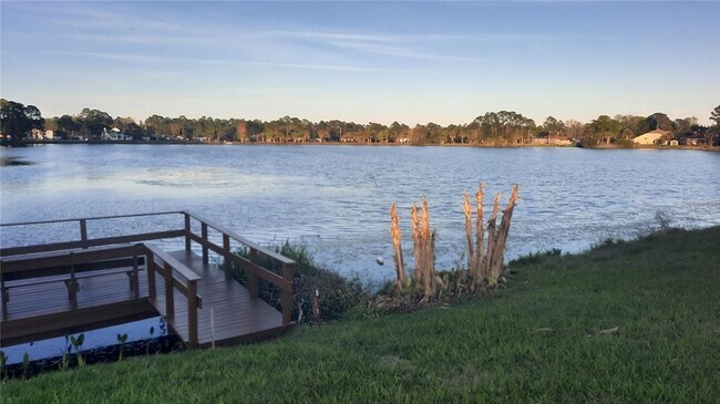 Building Photo - 62 Burbank Dr