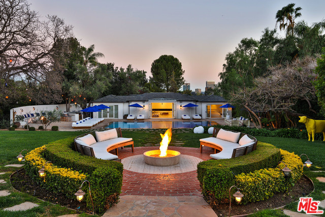 Building Photo - 10250 Sunset Blvd