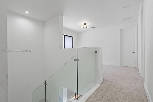 Building Photo - 4468 NW 80th Ave