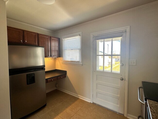Building Photo - Two Bedroom Cottage - Five Points East, Raleigh, NC - Inside the Beltline!