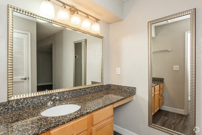 STUDIO 1BA - 512SF Bathroom - The Edge Apartments