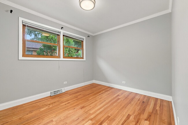 Building Photo - 1113 S Haddow Ave