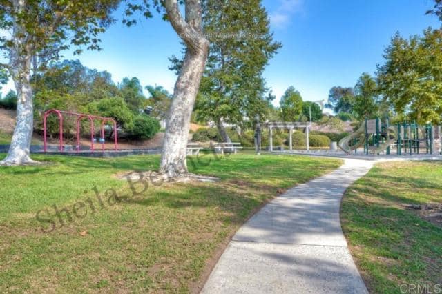 Building Photo - 2404 La Macarena Ave