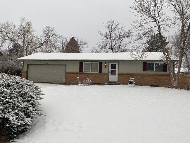 Primary Photo - Spacious 3 bed home in Littleton