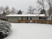 Building Photo - Spacious 3 bed home in Littleton