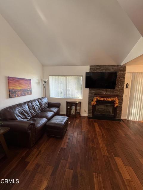 Building Photo - 137 E Scott St