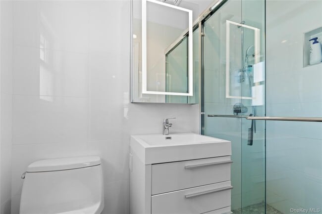 Building Photo - 175 Roosevelt Blvd