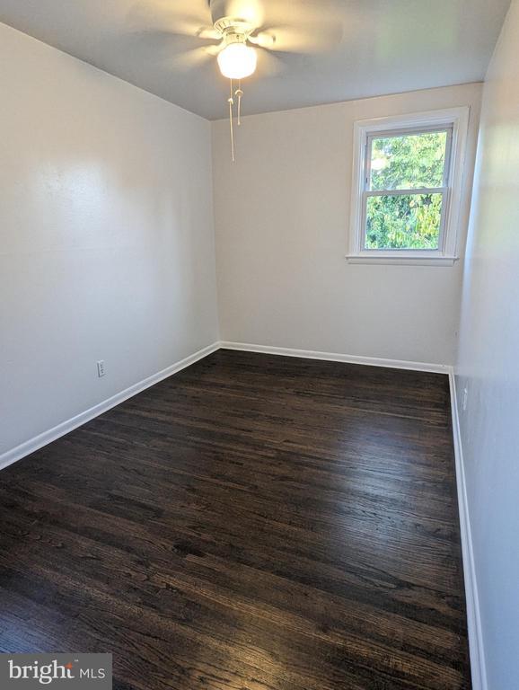 Building Photo - 910 Durard Rd