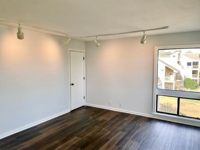 Building Photo - 1025 Plantation Dr W