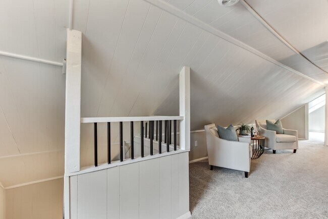 Building Photo - 513 E 36th St