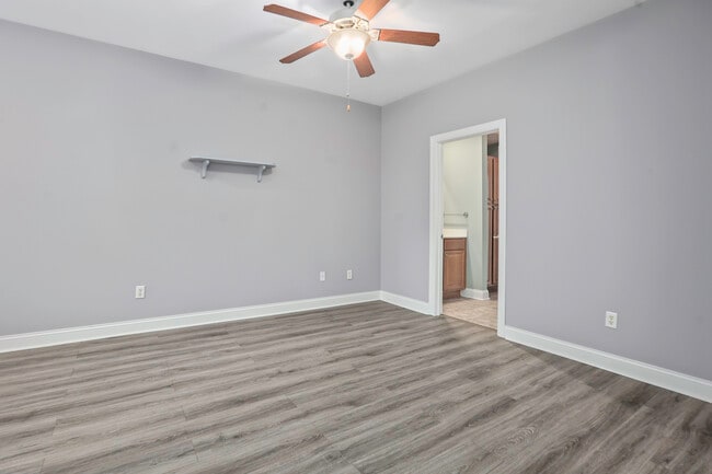 Building Photo - 1201 Dingle Rd