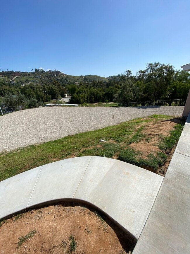 Building Photo - 3 Bed-2 Bath Single Story Home Lakeside with RV parking