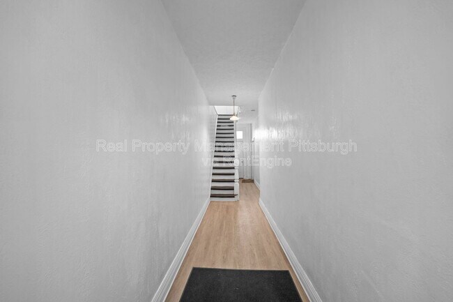 Building Photo - 3053 Brereton St