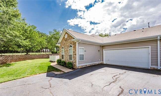 Building Photo - 7301 Norwood Pond Pl