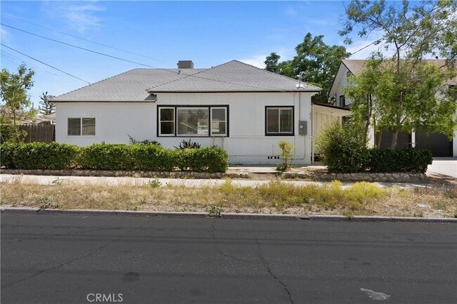 Building Photo - 421 W Sun Ave