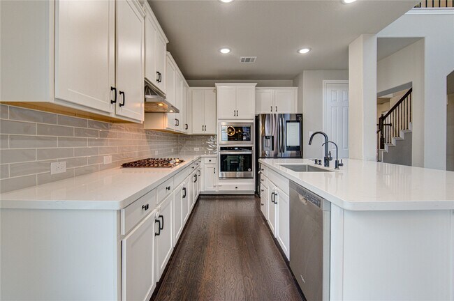 Building Photo - 28918 Woods Rose Ct