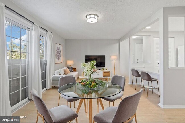 Building Photo - 8385 Brockham Dr