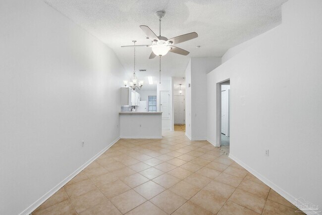 Building Photo - 2527 Trailwood Dr