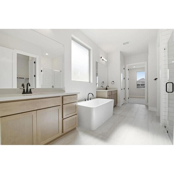 Building Photo - 327 Grand Legacy