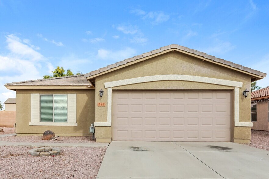 Primary Photo - 286 W Santa Gertrudis Trl