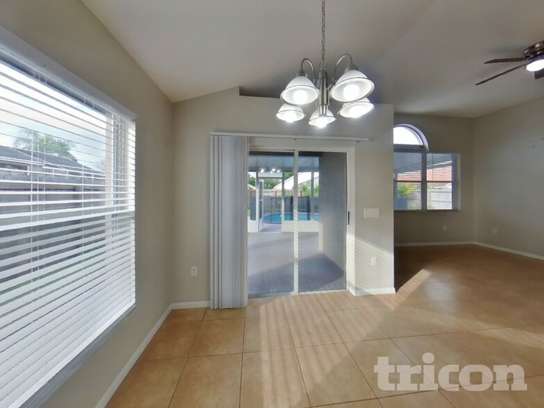 Building Photo - 8931 Southbay Dr