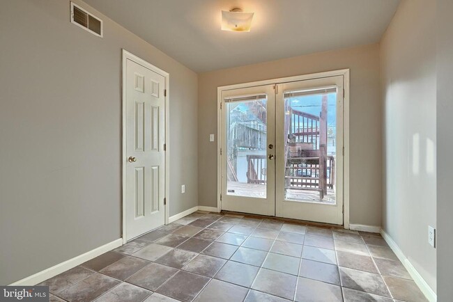 Building Photo - 1108 Baylis St