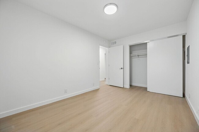 Building Photo - 774 9th Ave