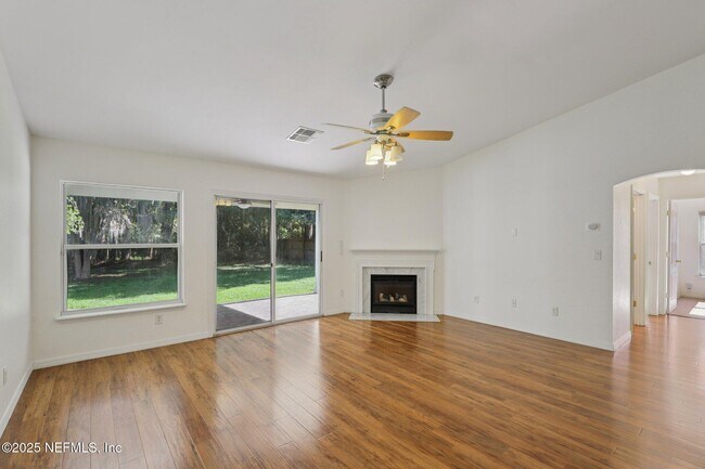 Building Photo - 350 Turtle Dove Dr