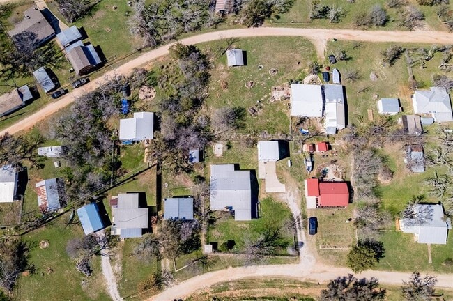 Building Photo - 110 Lakewood Dr