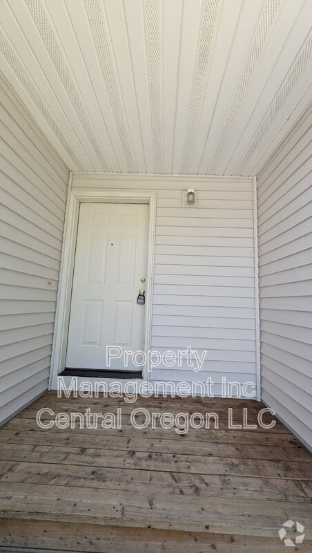 Building Photo - 2110 Baines Blvd
