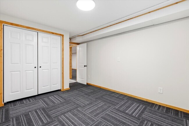 Building Photo - 6743 Kamloops Dr