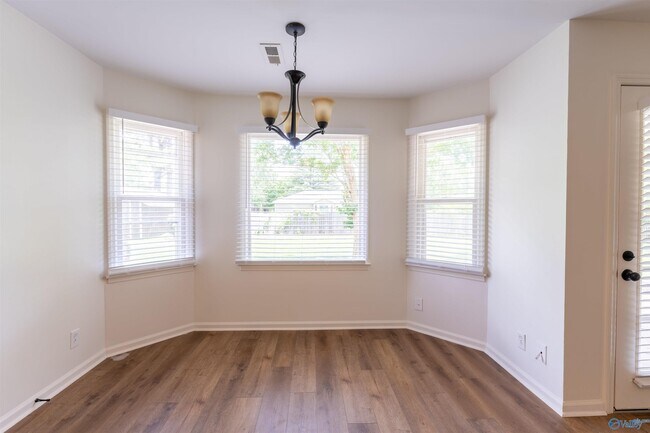 Building Photo - 7513 SW Clubfield Dr