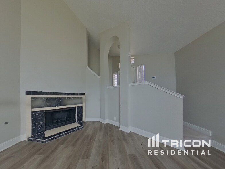 Building Photo - 5115 Whitehaven Dr