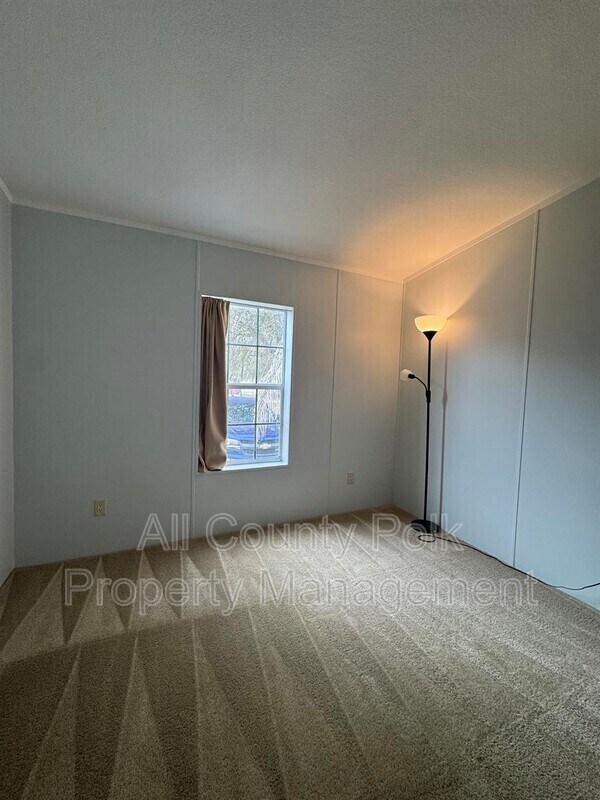 Building Photo - 913 Saddlewood Blvd