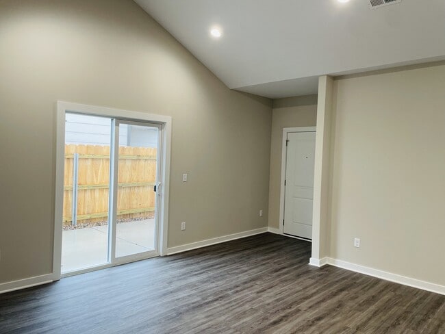 Building Photo - 12051 W Fontana St