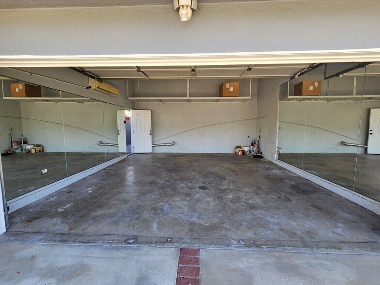 Building Photo - 17200 Willard St