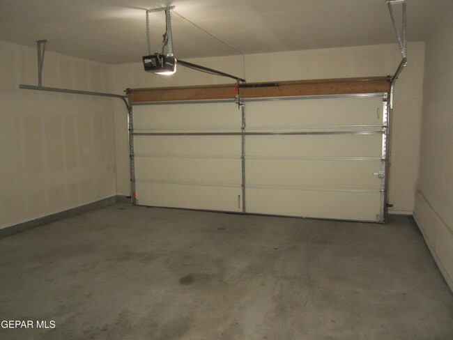 Building Photo - 323 Malta St