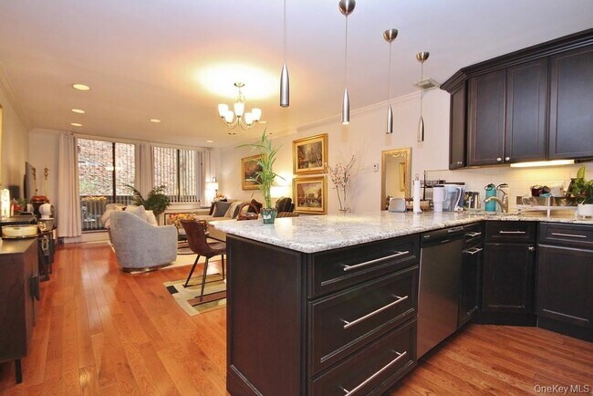 Building Photo - 1374 Midland Ave