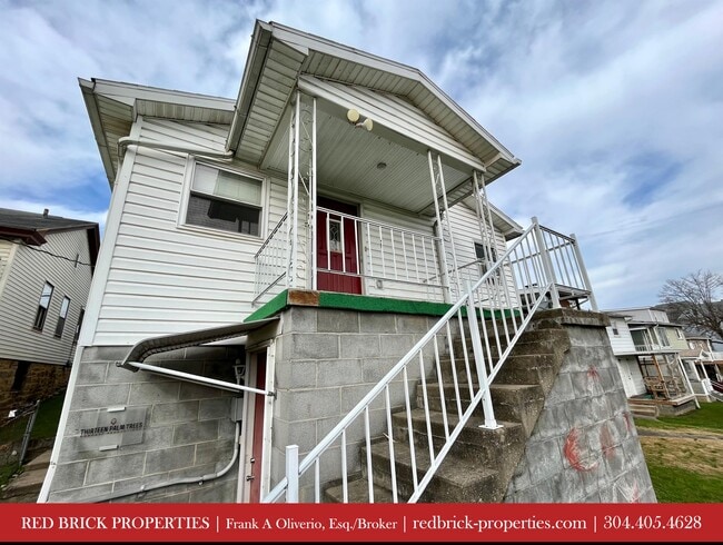 Building Photo - 912 Gaston Ave