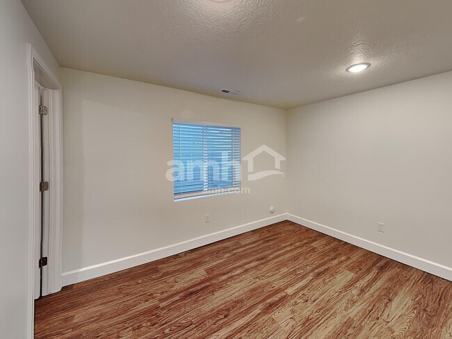 Building Photo - 11128 S Seagrass Dr