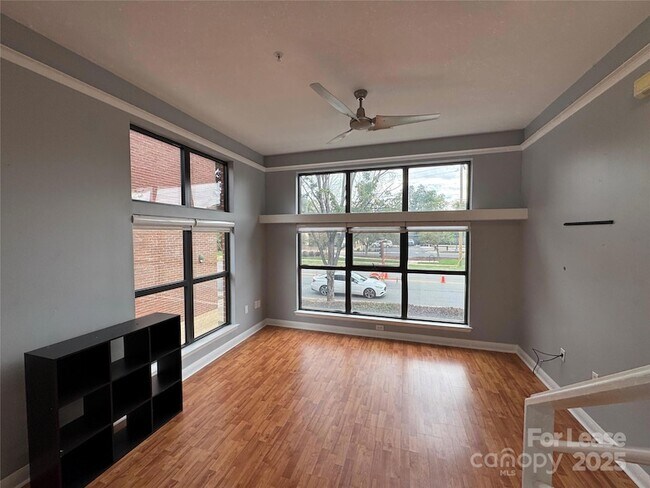 Building Photo - 559 New Bern Station Ct