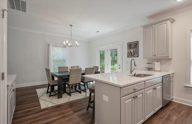 Building Photo - 1418 Widows Ct