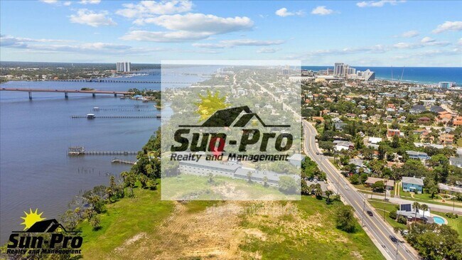 Building Photo - 900 S Peninsula Dr