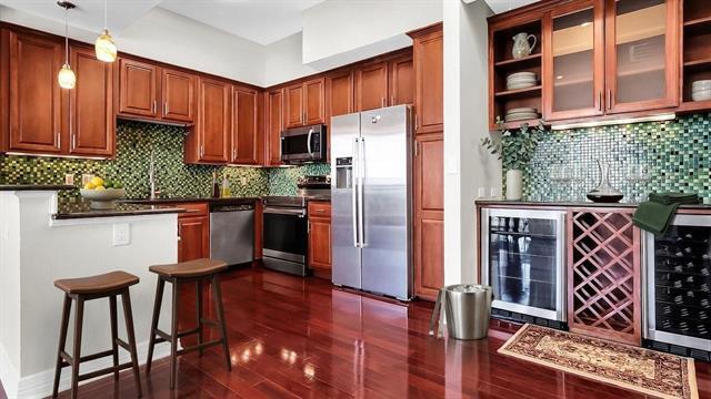 Building Photo - 3225 Turtle Creek Blvd Blvd