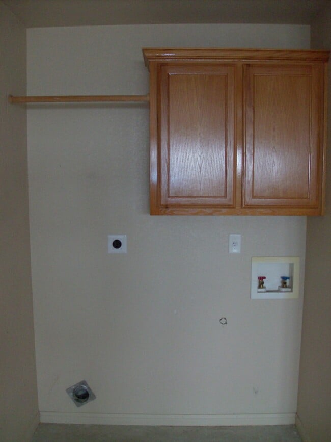 Building Photo - 3 Bedroom 2 bath Duplex South Killeen VIEWABLE SOON