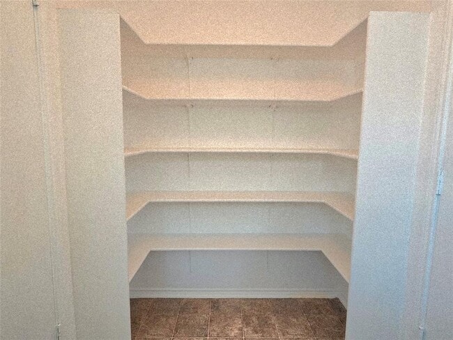 Building Photo - 1002 Keeshond Pl