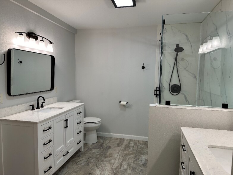 Building Photo - 17634 Meadow Creek Dr